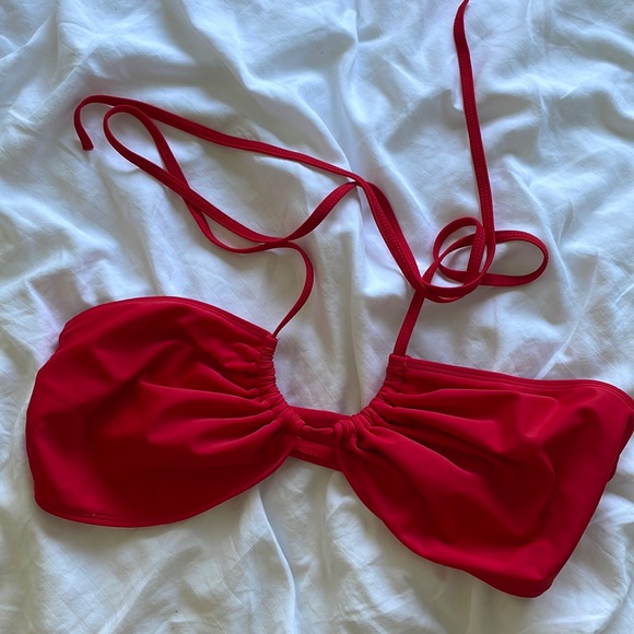 Red bikini top - Picture 3 of 4